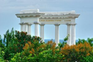 Белая беседка Полтава